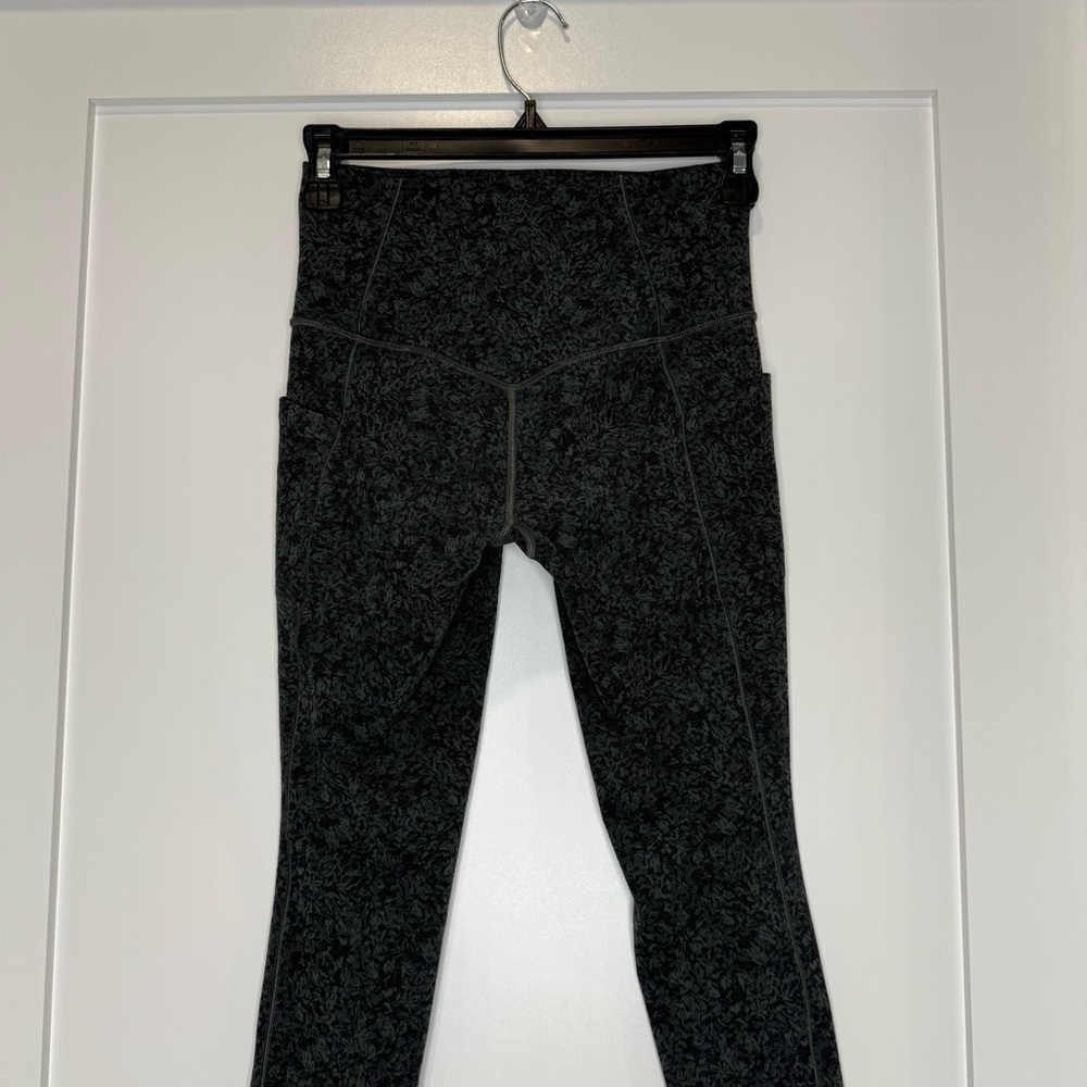 Athleta Salutation Stash Pocket II 7/8 Tight - Picture 4 of 11